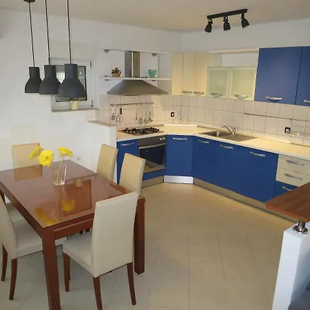 Holiday House Tomy Holiday home
